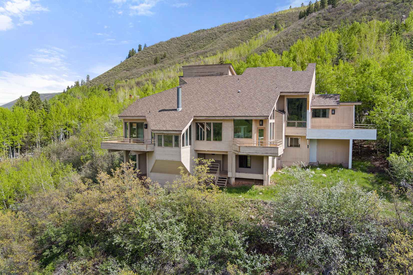 604 Mountain Laurel Dr  