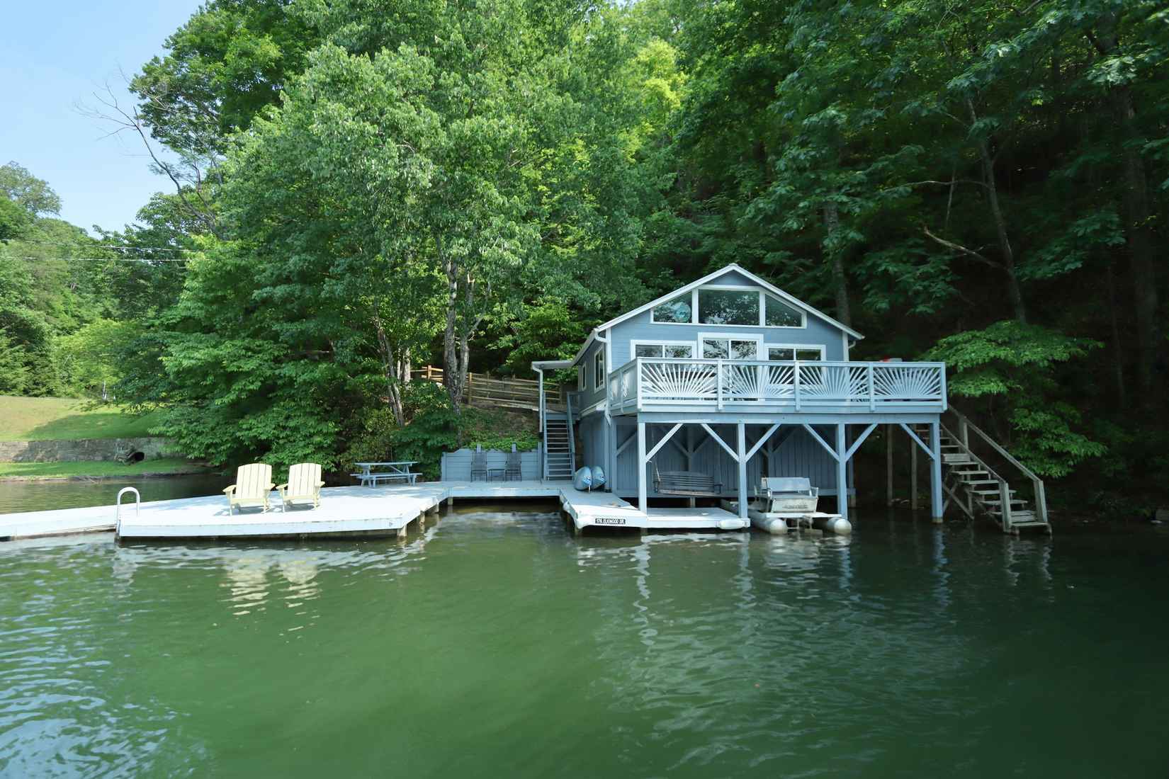 176 ELKWOOD DR  