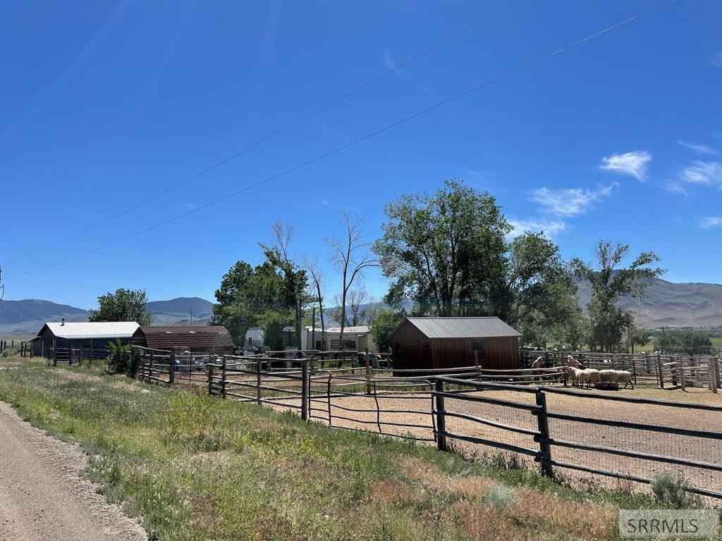 1096 Upper Hotsprings Rd  