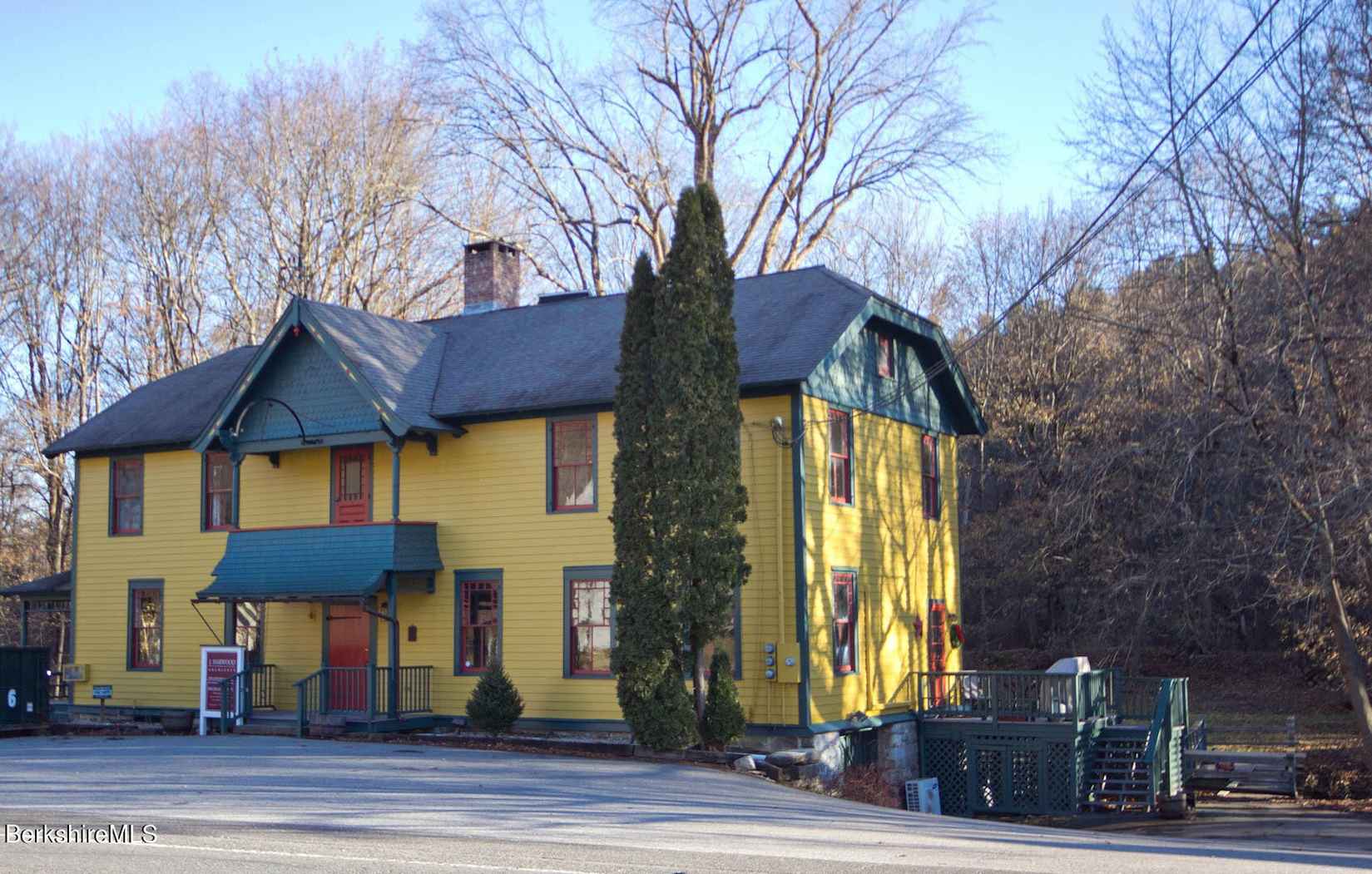 71 MAIN ST  