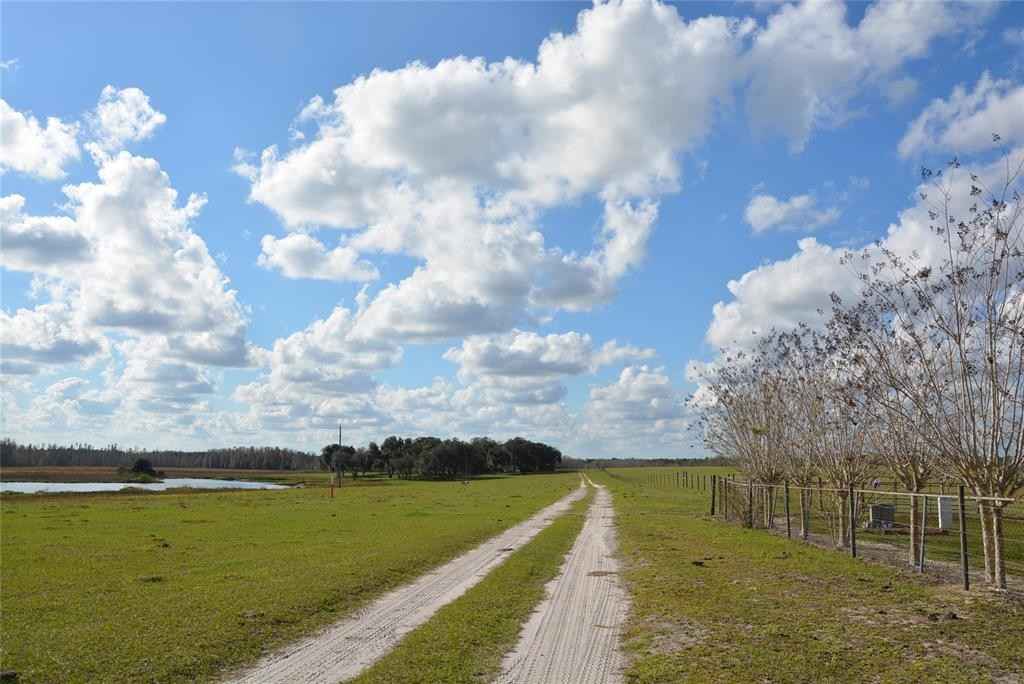 11121 11015 BAY Lk Rd  
