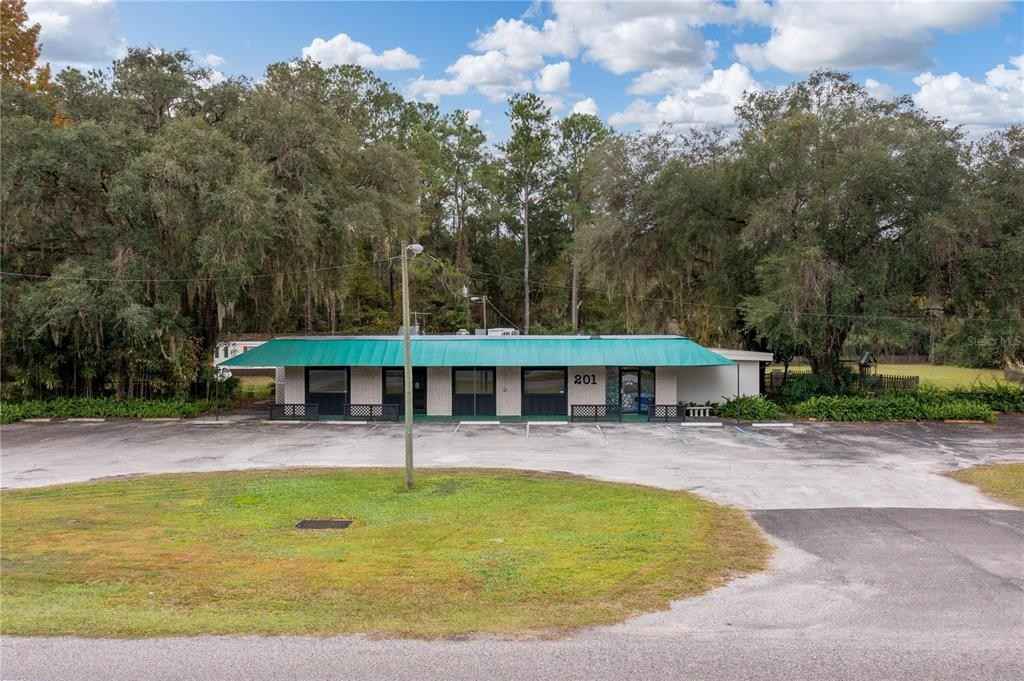 201 NW Hwy 441  