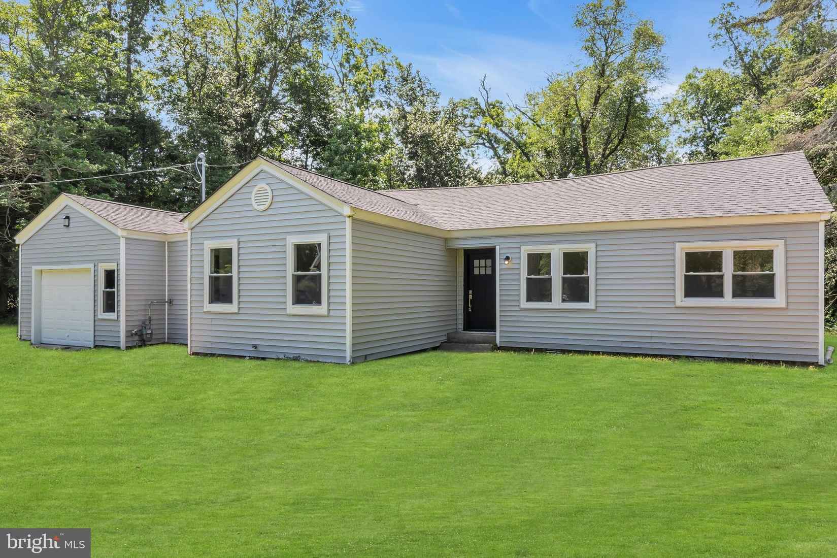 72 Barnegat Bch Dr  