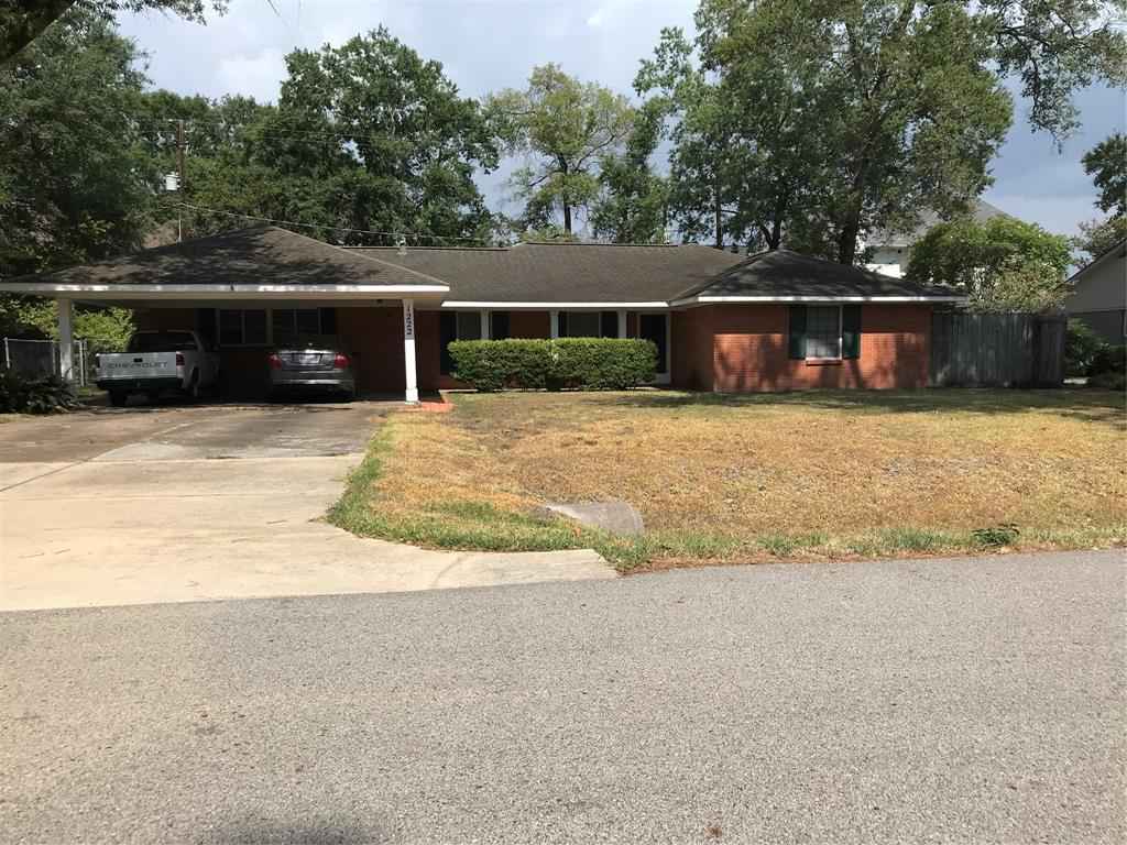 1222 Glourie Dr  