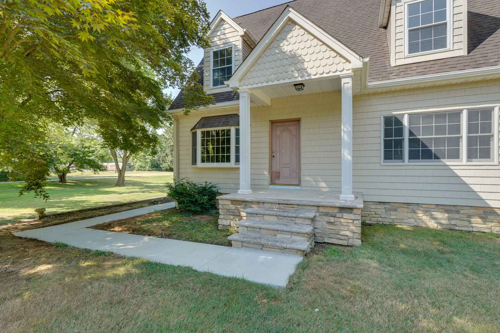 123 Freehold Rd  