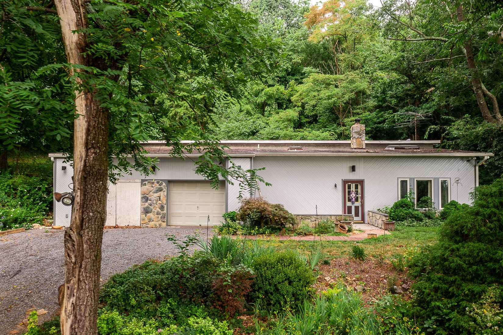160 Border Dr  
