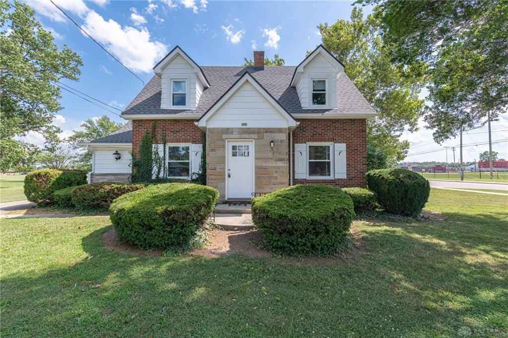 984 W MAIN ST  