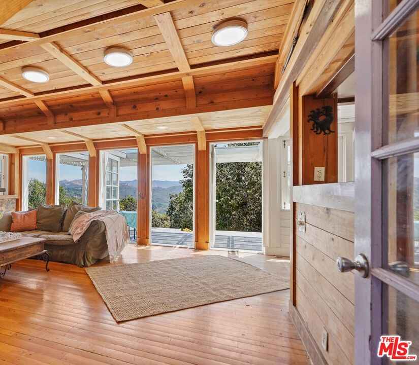 1555 Fernwood Pacific Dr  