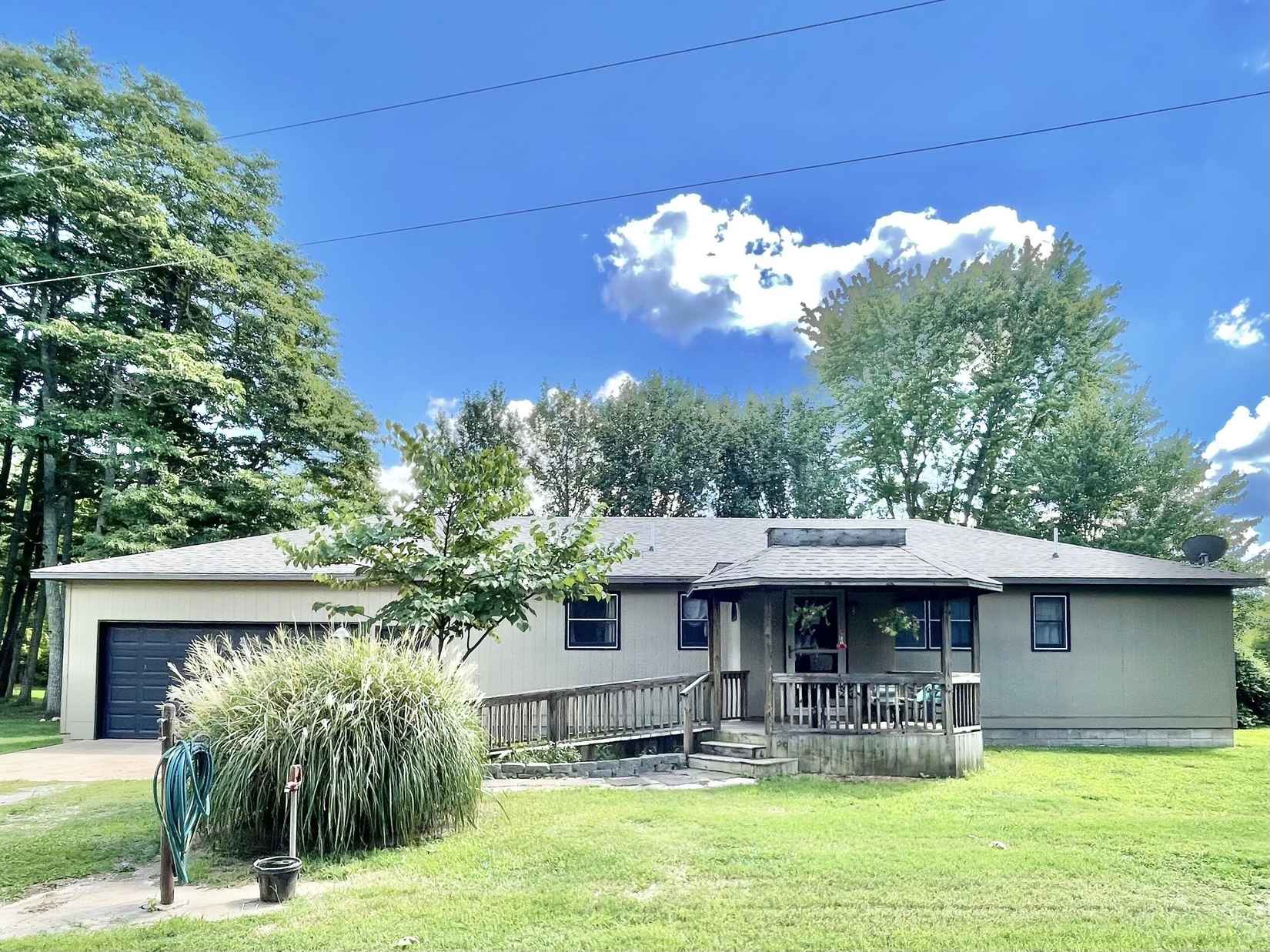 915 County Rd 6140  