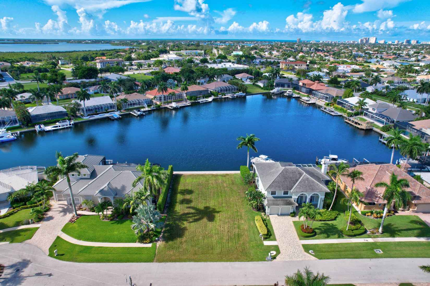 1825 Maywood Ct  