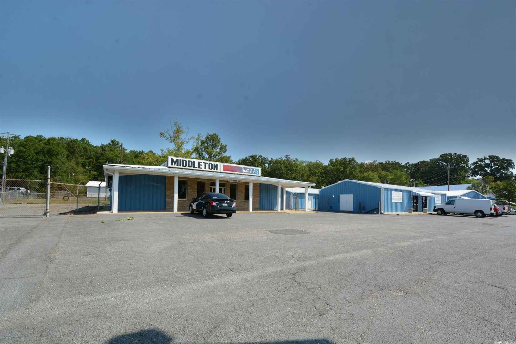 920-918 AIRPORT Rd  