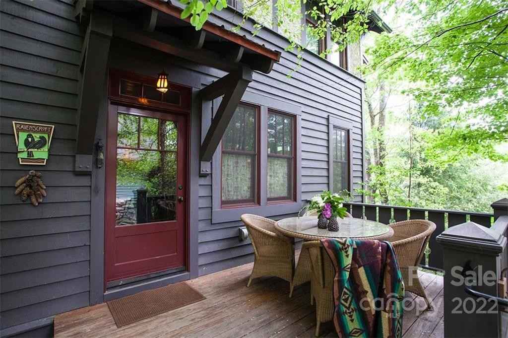 46 Cheshire Dr  
