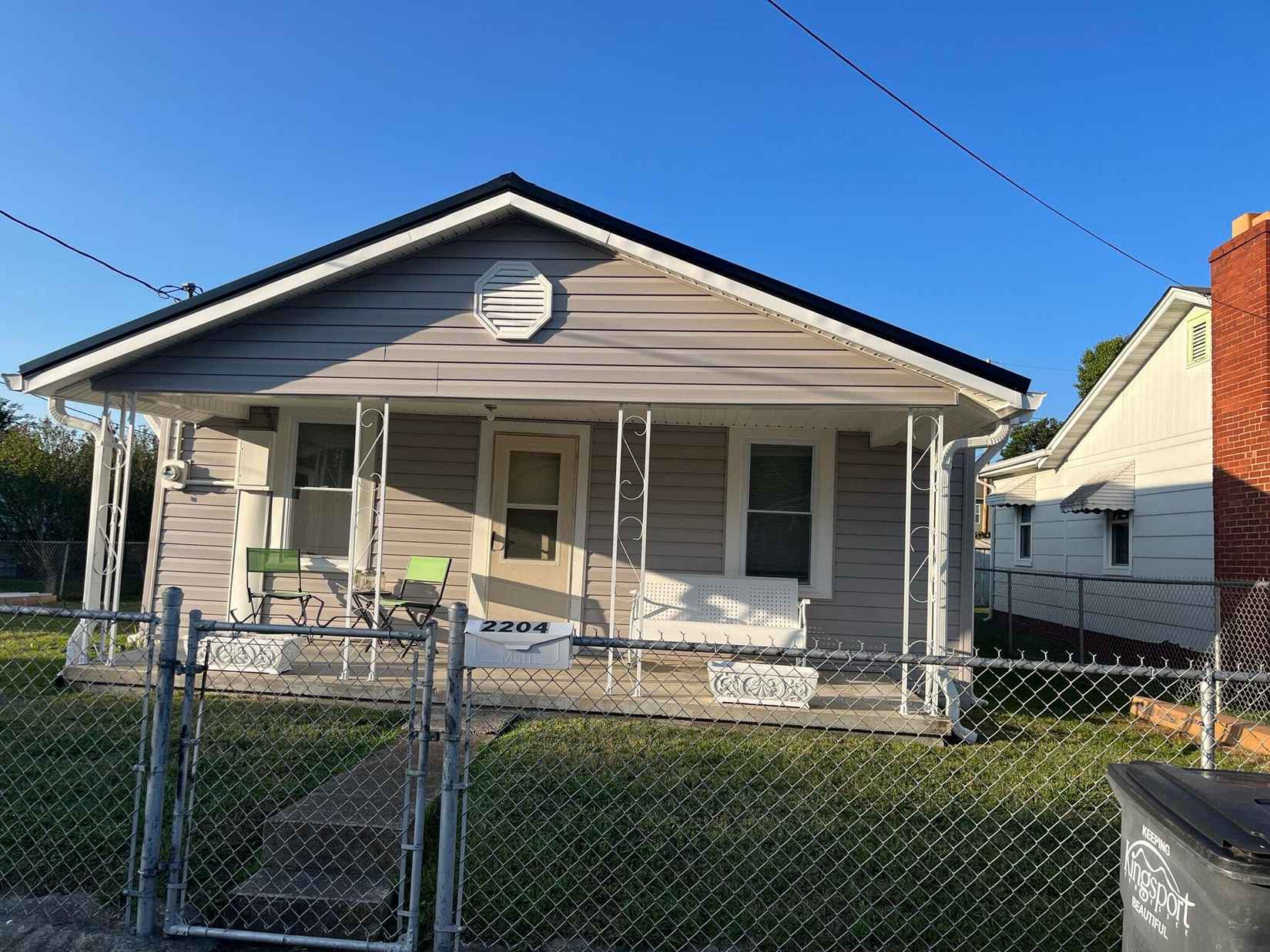 2204 Maxwell Ave  