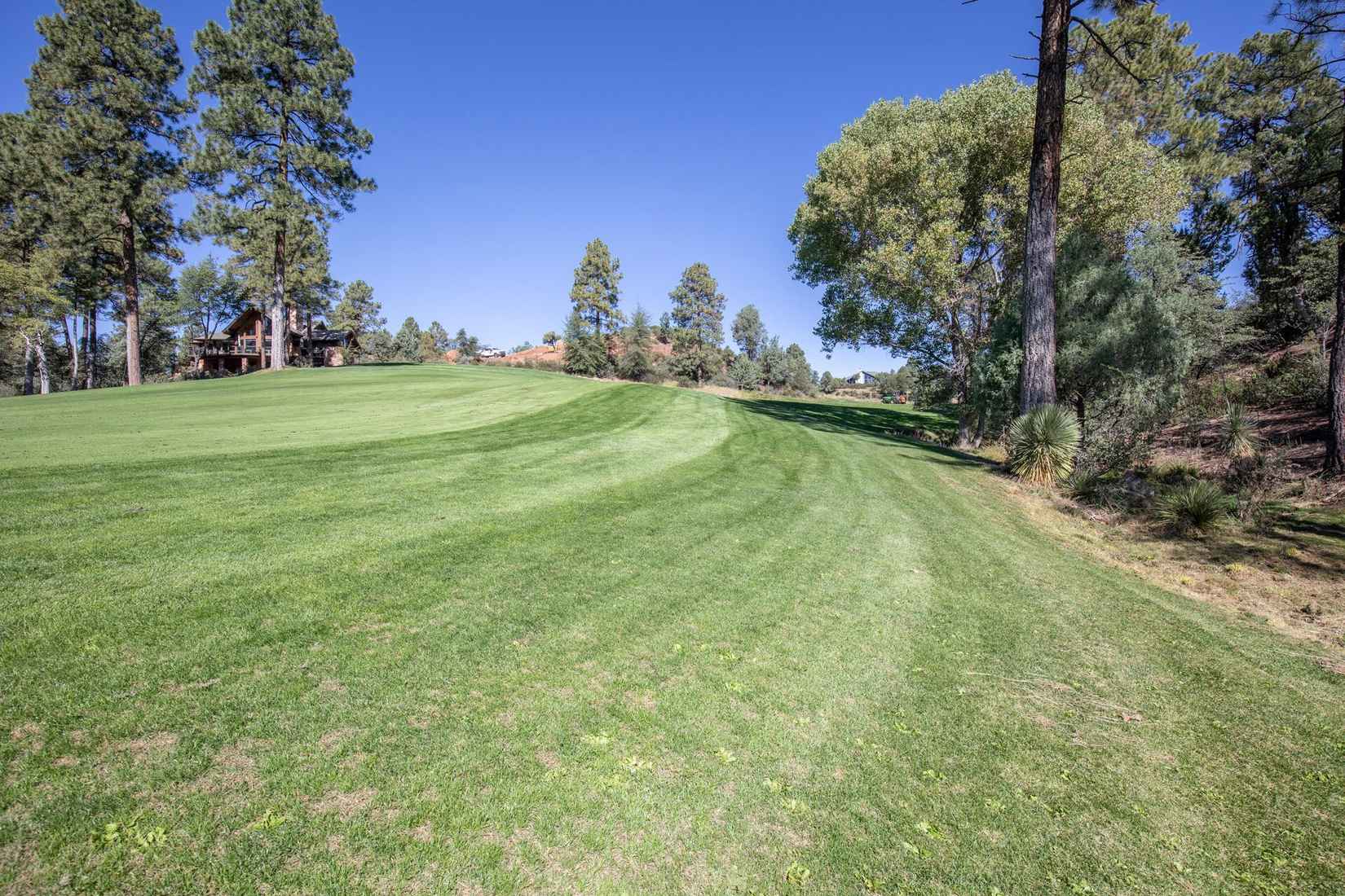 2306 E BLUE BELL Cir  