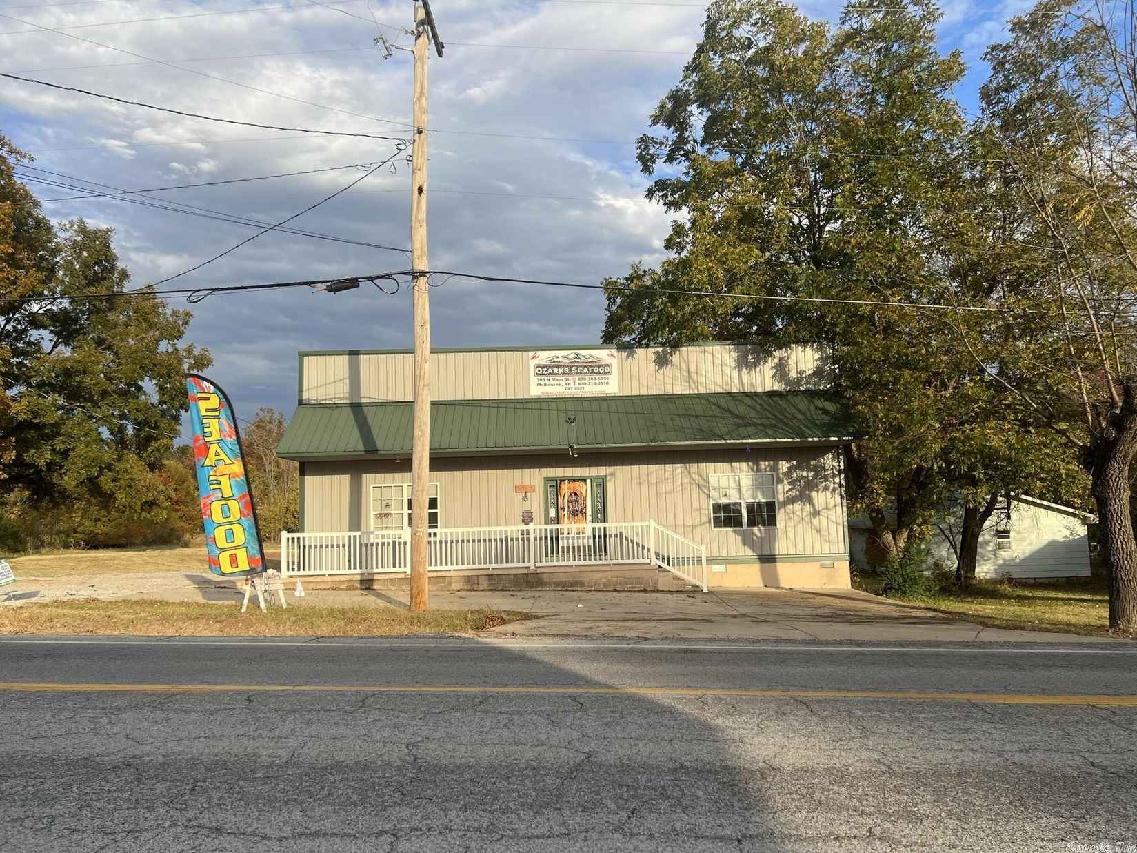 395 N MAIN ST  