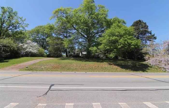 912 South Mechanic St  