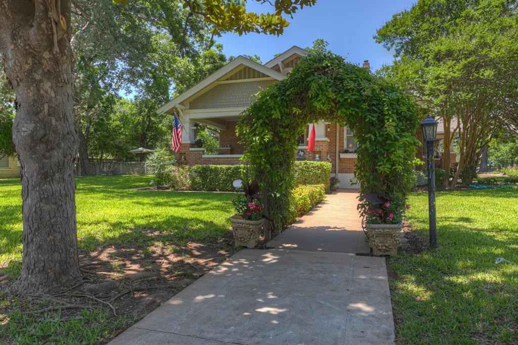 101 Hackberry  