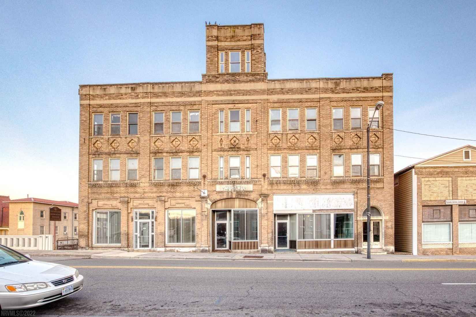 110 N Washington Ave  