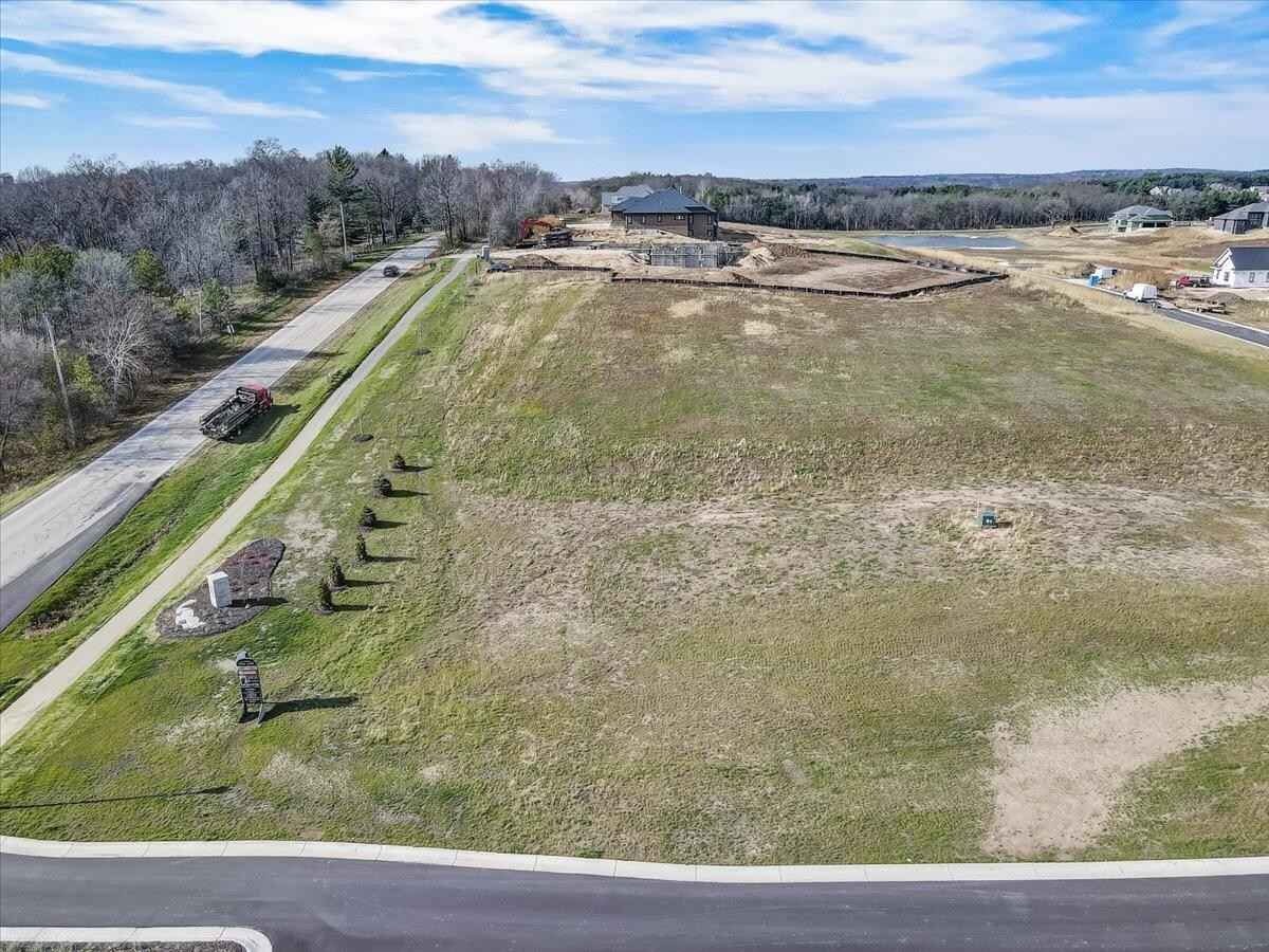 W279n6019 Serenity Dr  