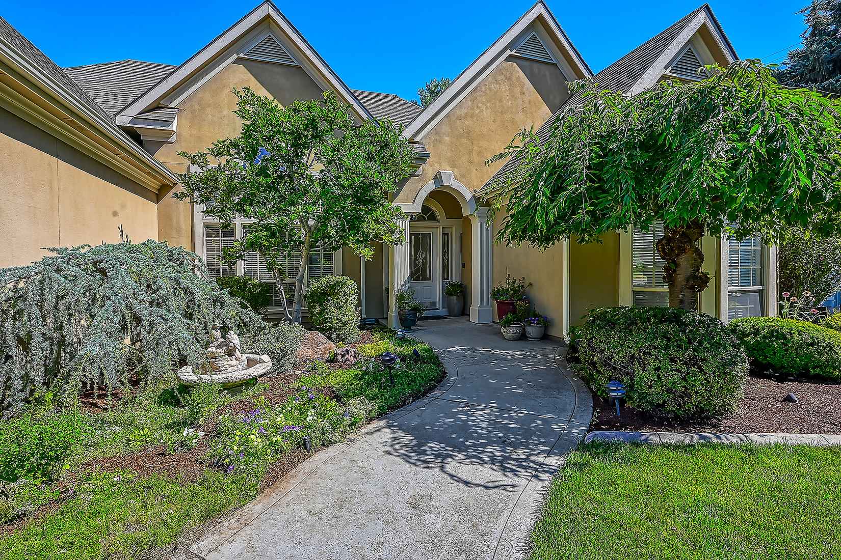 1622 W Spanish Bay Dr  