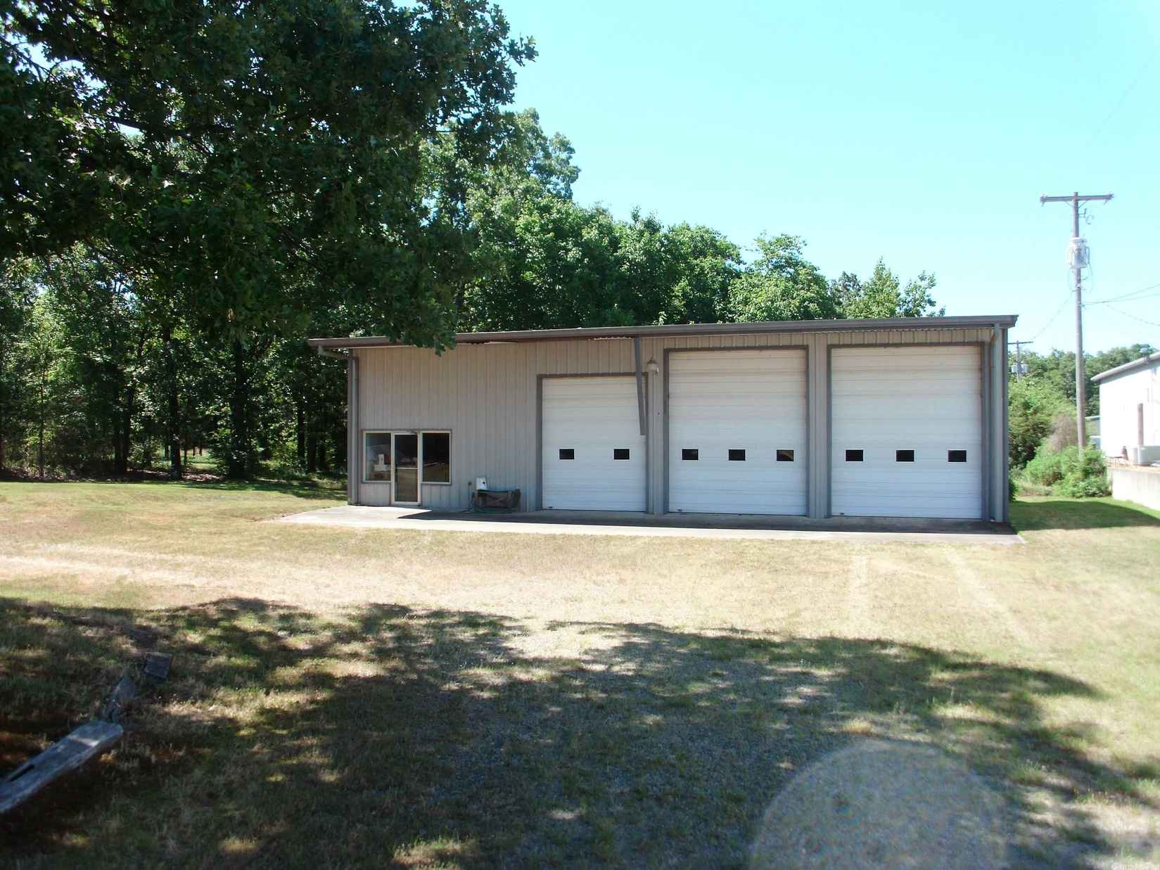 1403 Hwy 71 N  