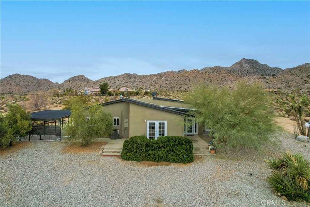 8669 WILLOW LN  