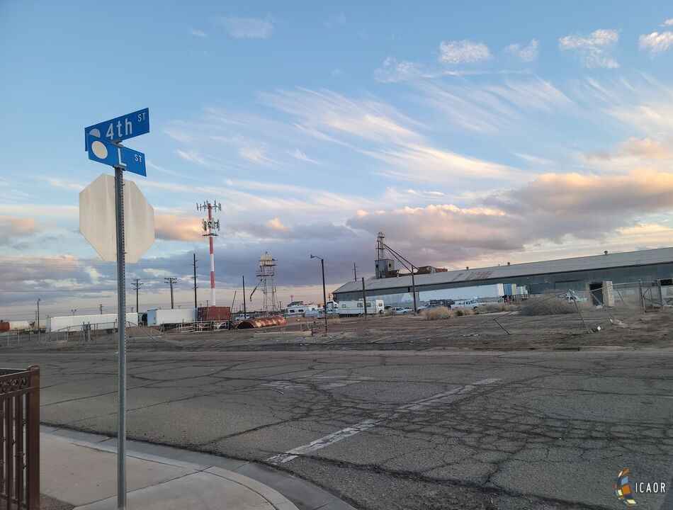 0 4th ST  