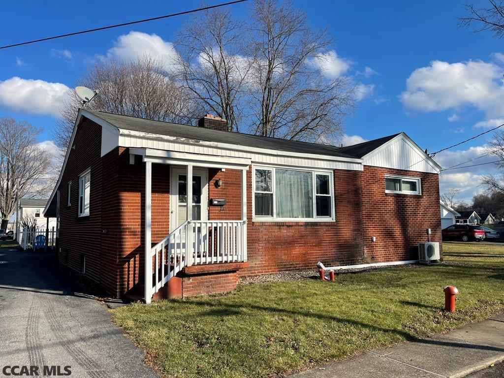 322 N 10th St  