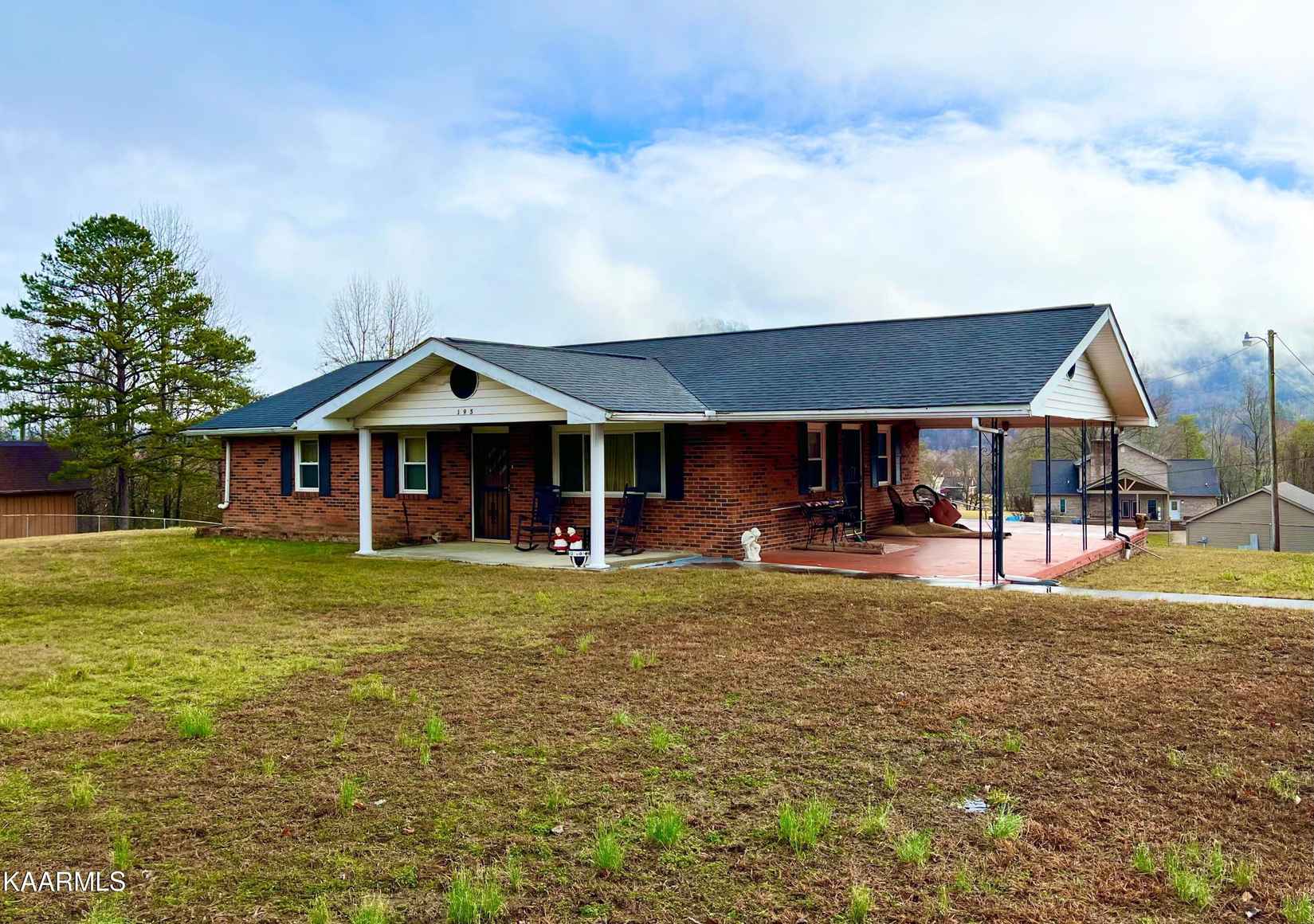195 Skyview Ln  