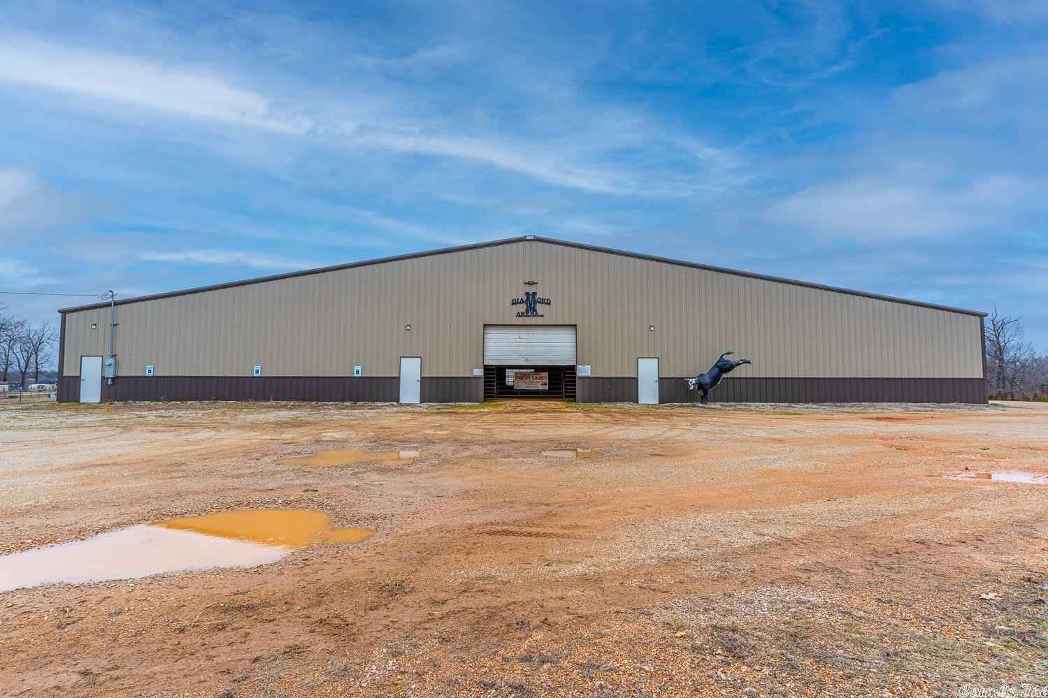 75 Saddle Clb Rd  