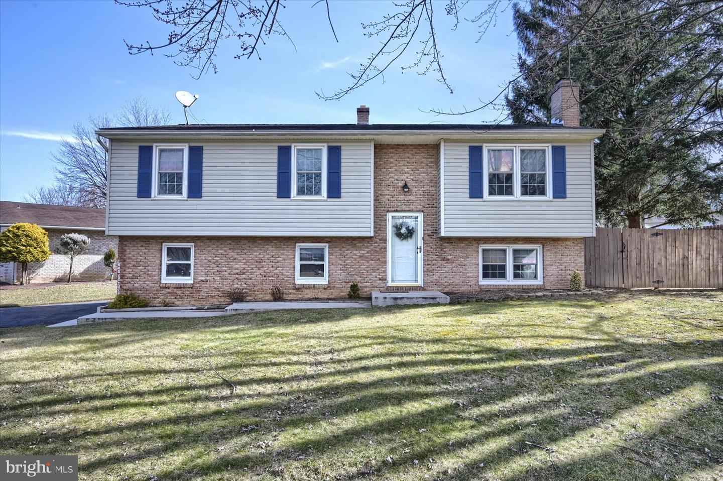 1446 Esther Dr  