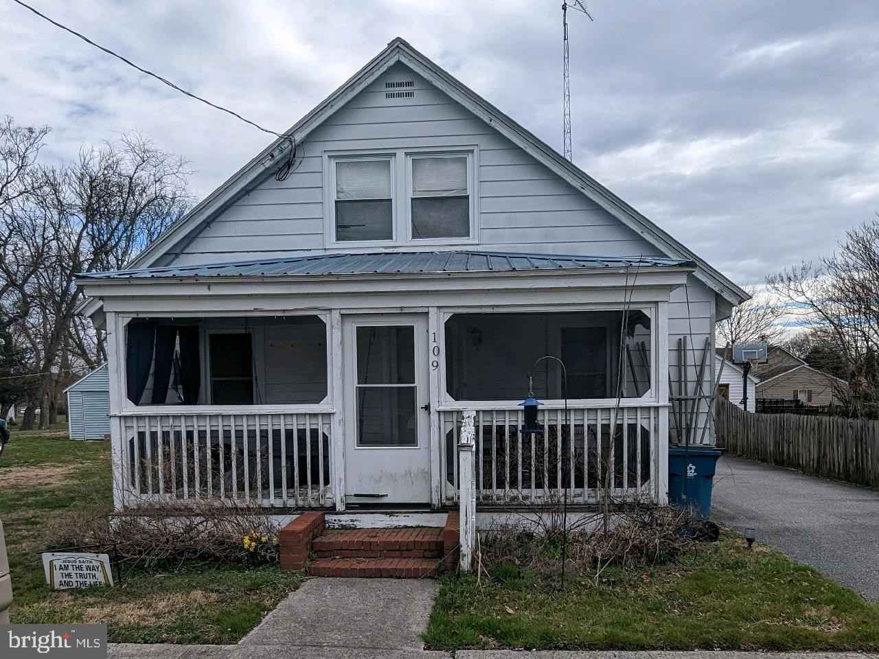 109 S MAIN St S  