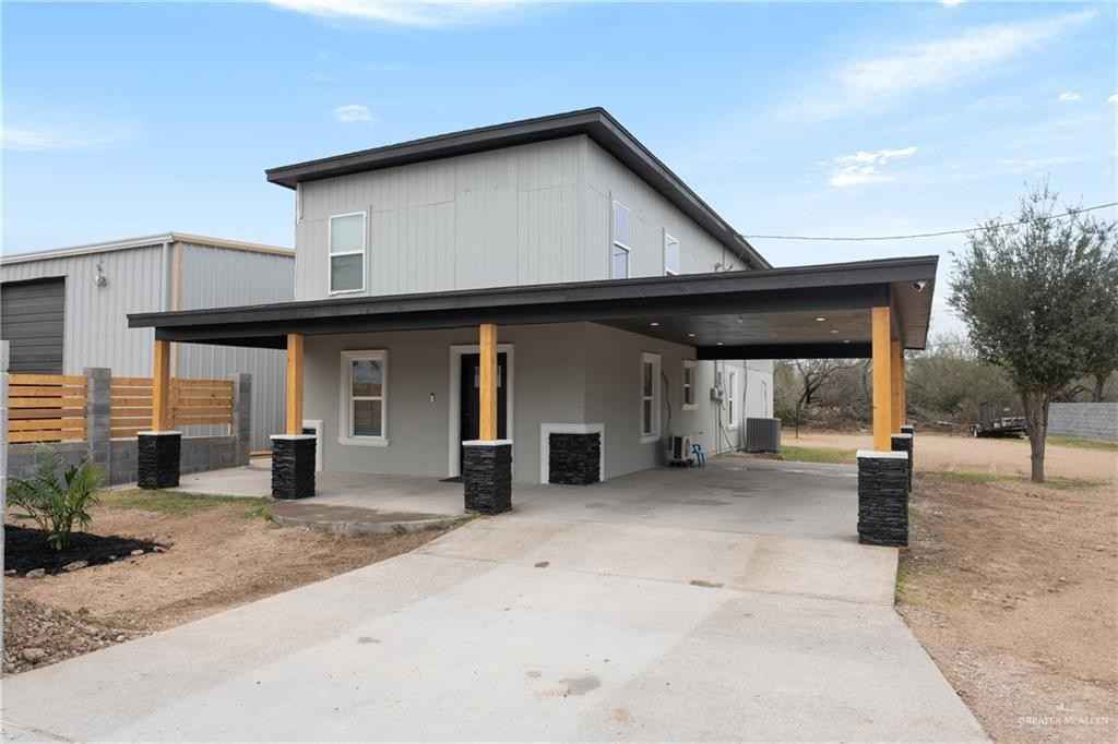 3105 N Escobares Loop  