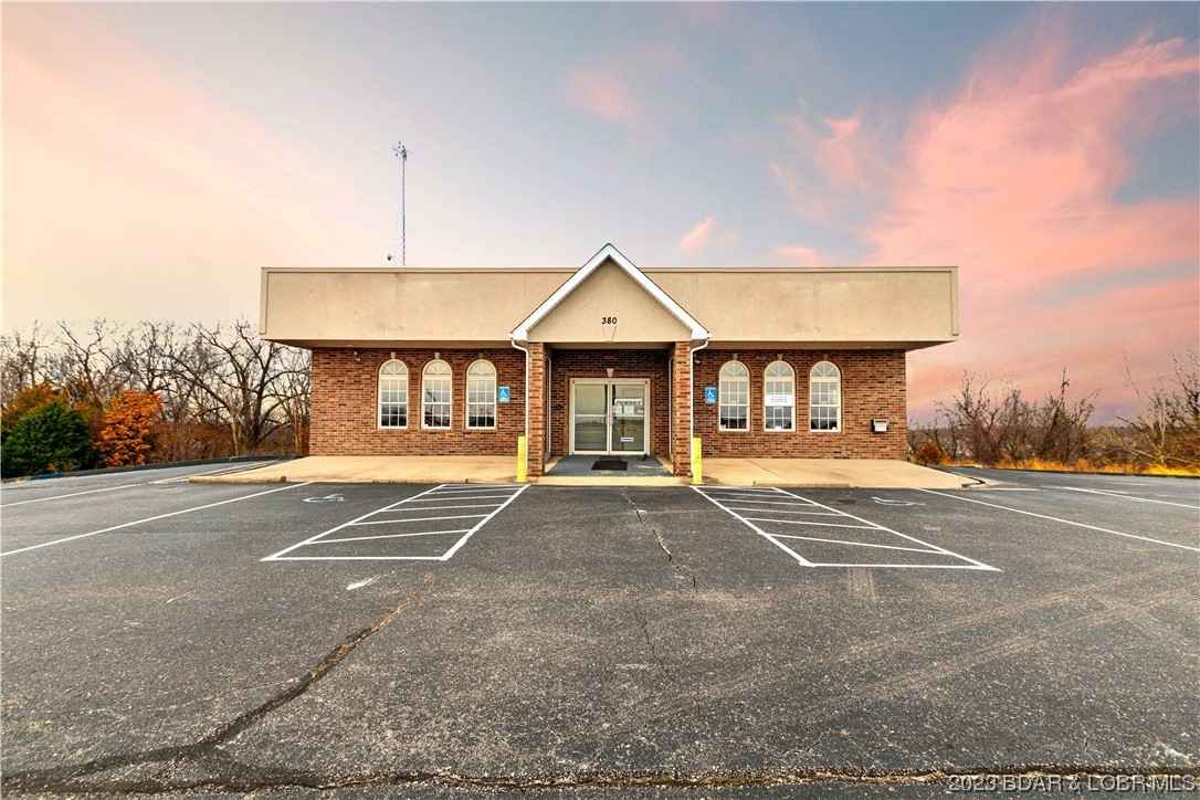 380 Saint Robert Outer Rd  