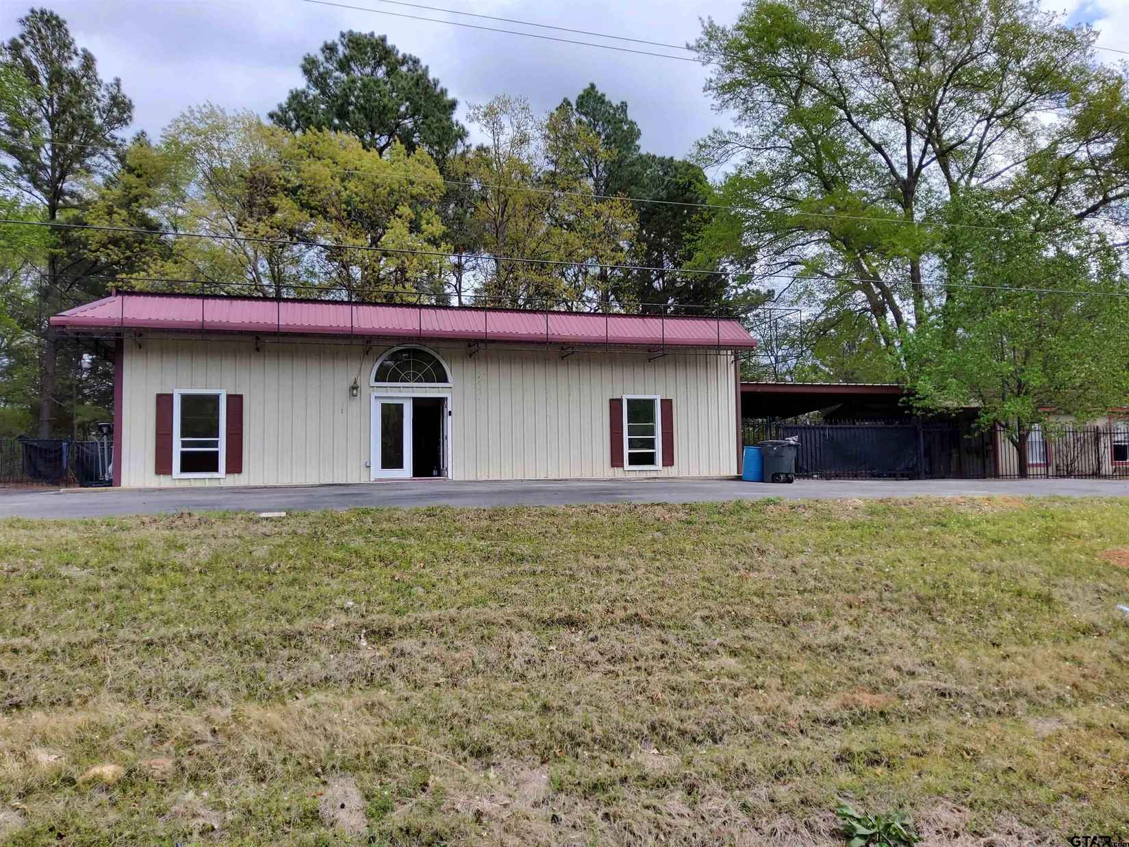 700 N Greenville Hwy  