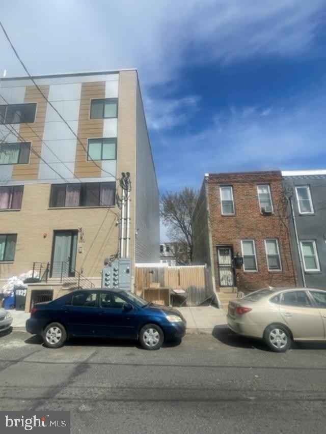 1833 E SERGEANT ST  