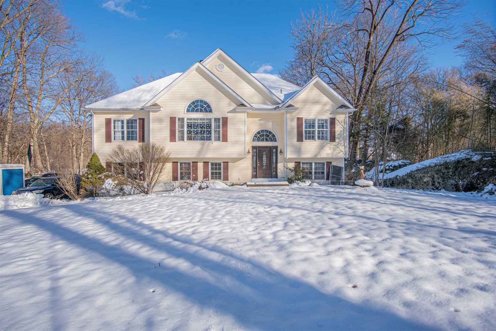 32 Acacia Dr  