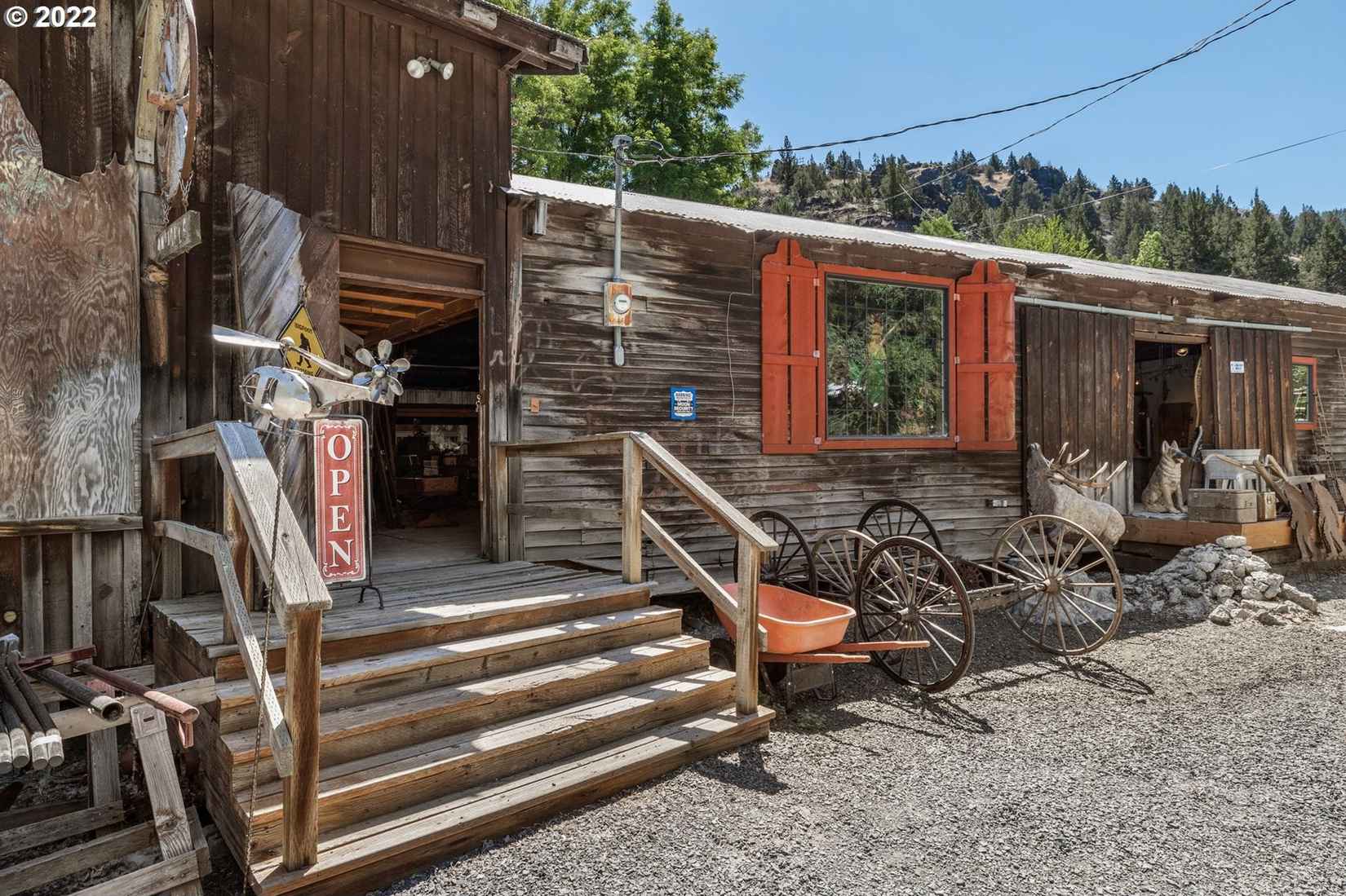 303 S CANYON CITY BLVD  