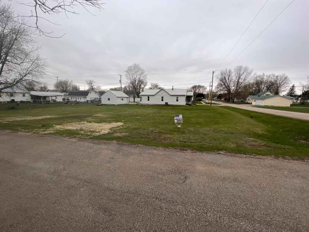 257 5th St N  