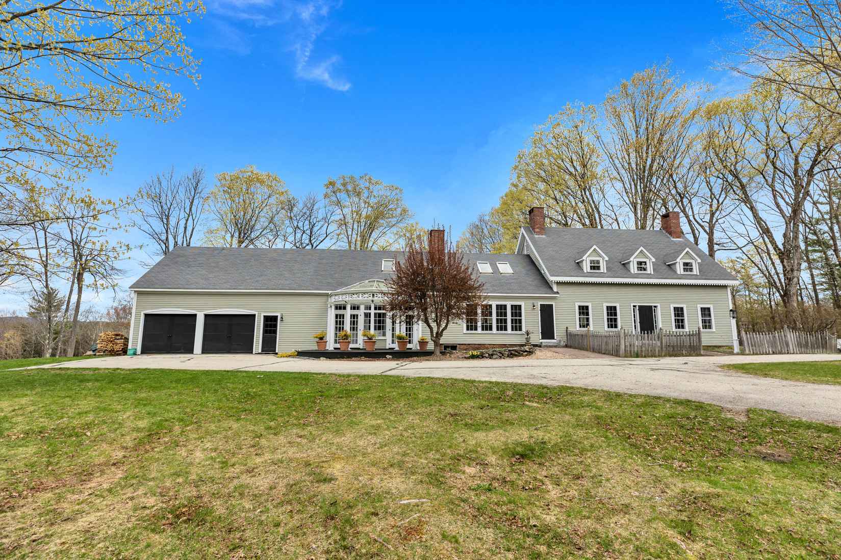 778 Old County Rd S  