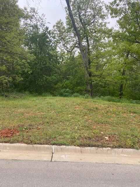 902 Red Oak Loop  