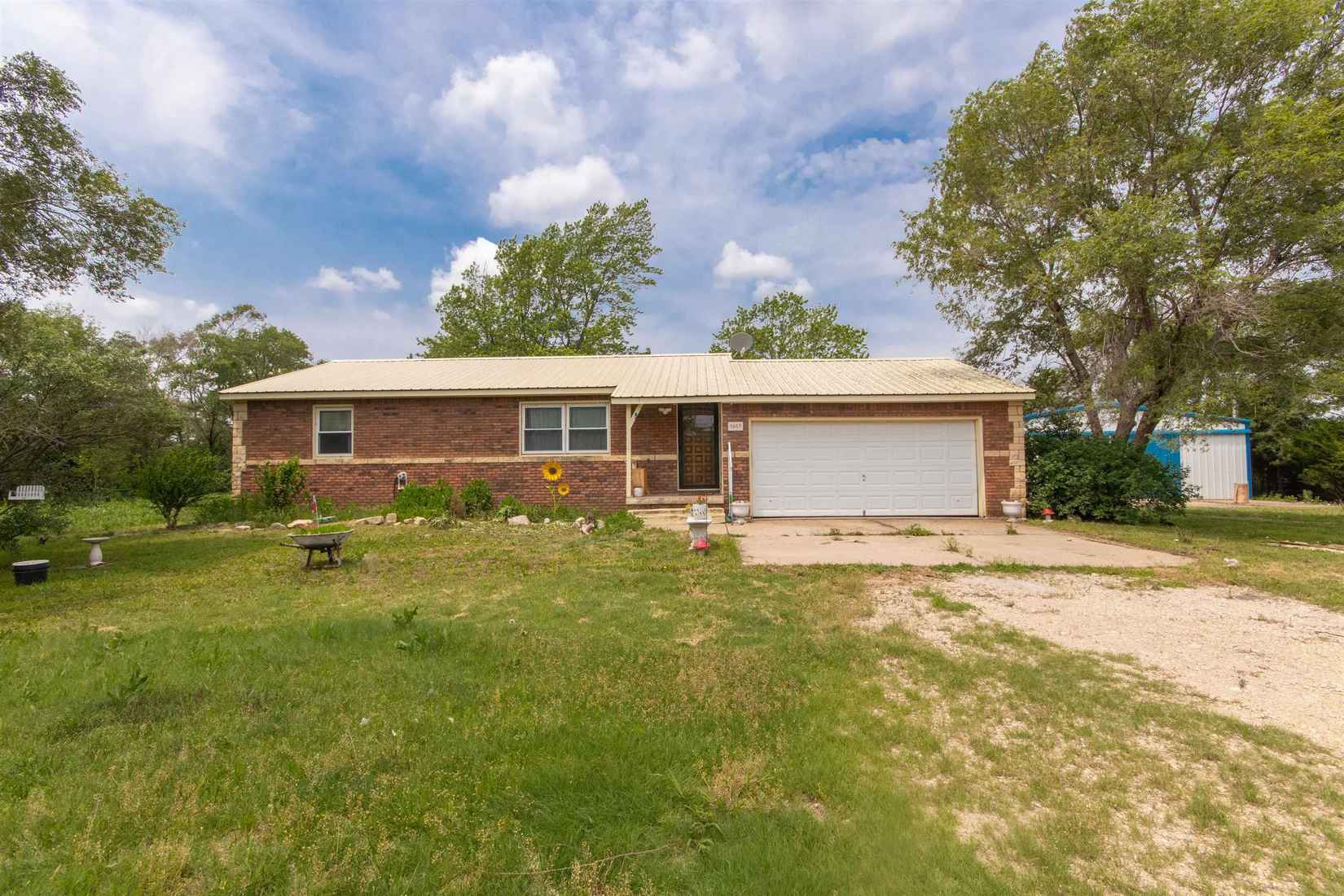 1613 11th Rd  