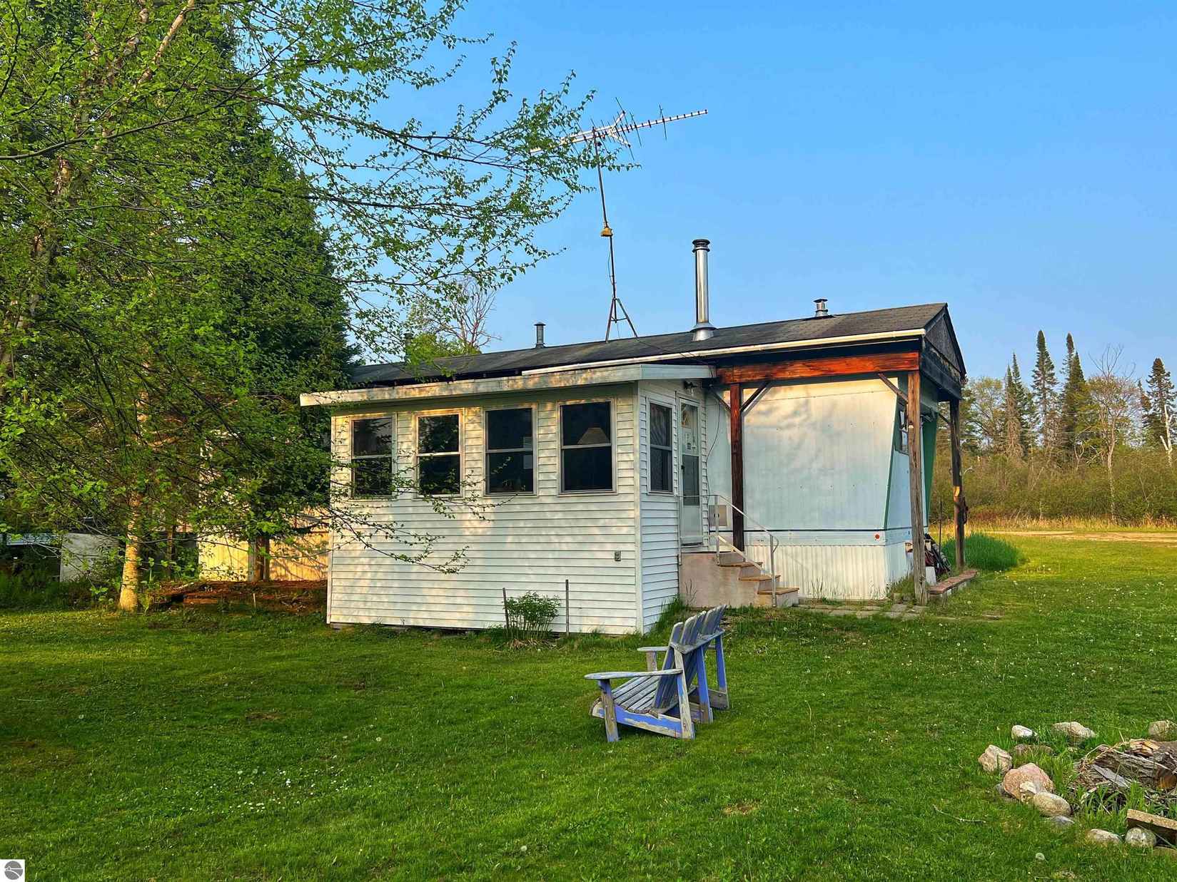 6793 Riverbend Rd  