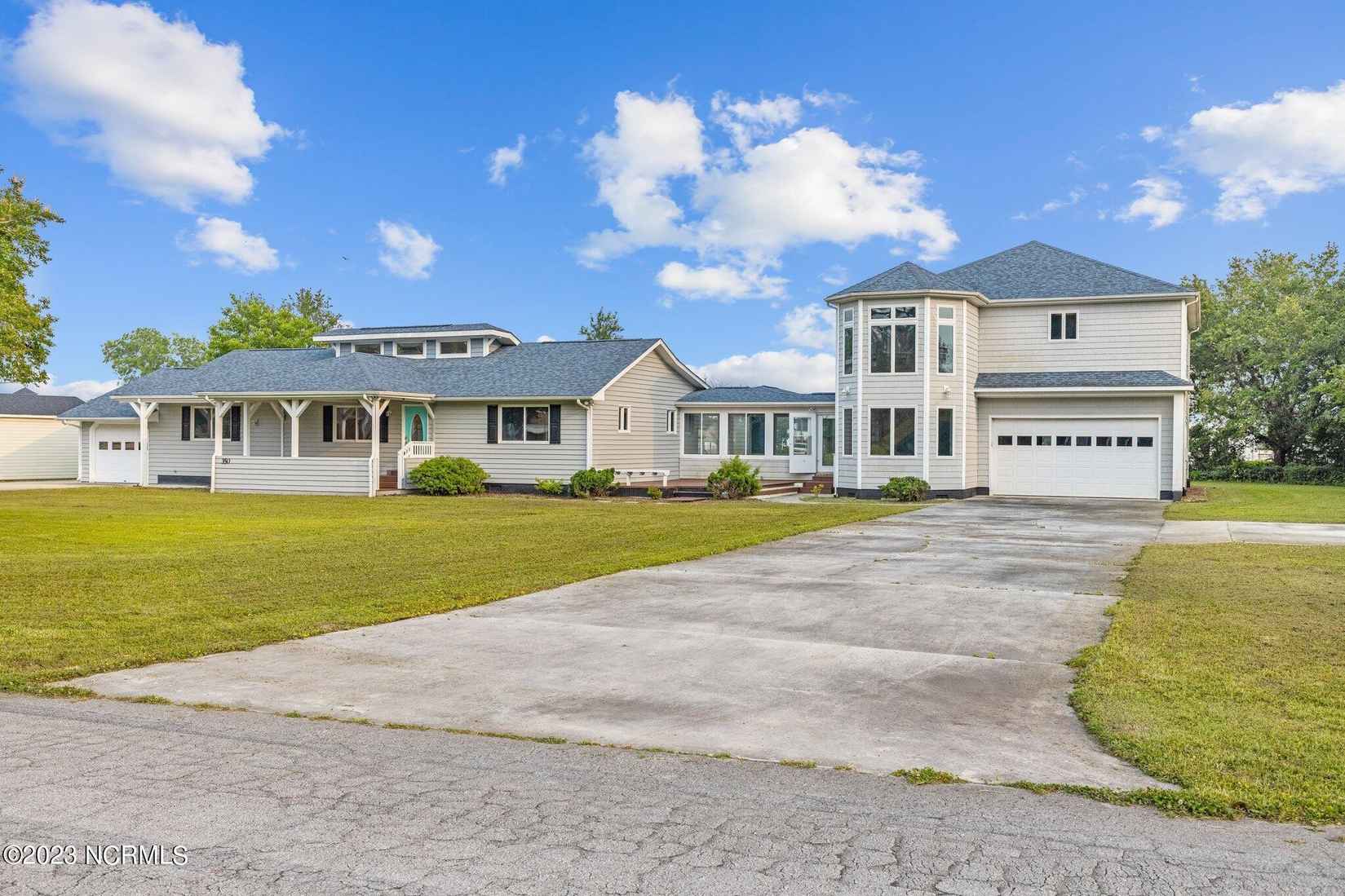 350 Country Clb Ln  