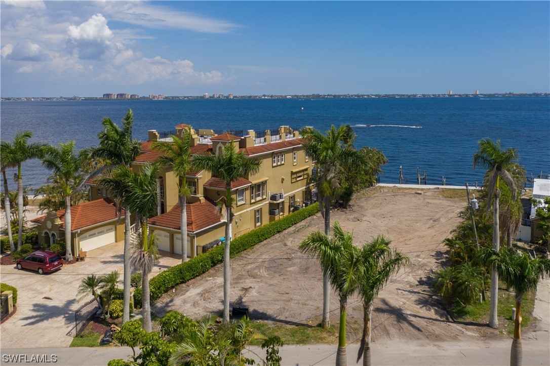 228 Bayshore Dr  