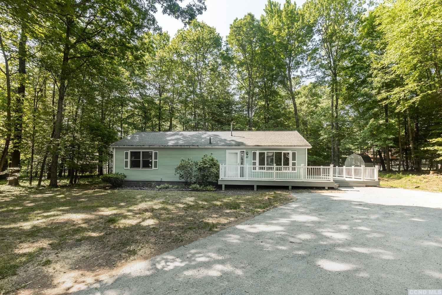 57 Hickory Holw Dr  