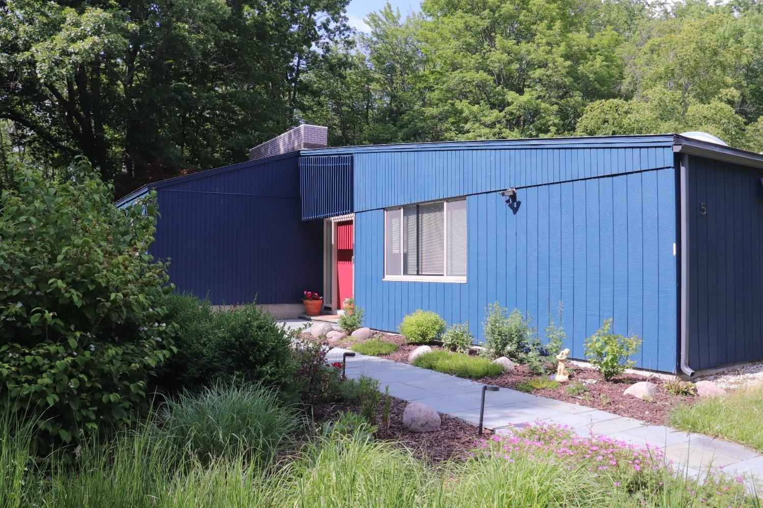 5 Sugarbush Ln  