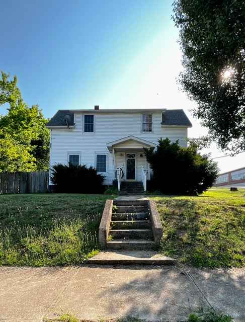 204 South 6th St  