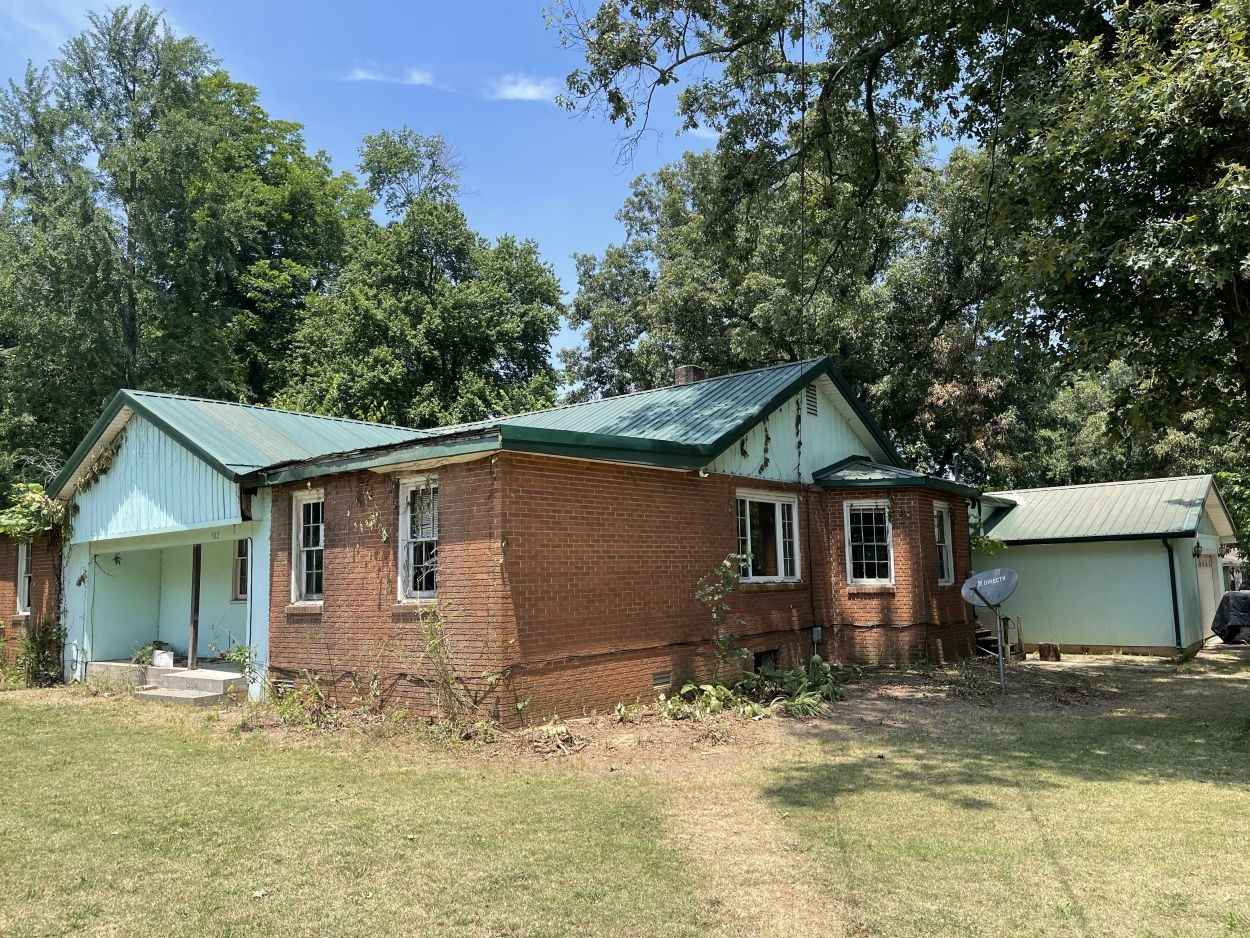 502 Chautauqua Ln  