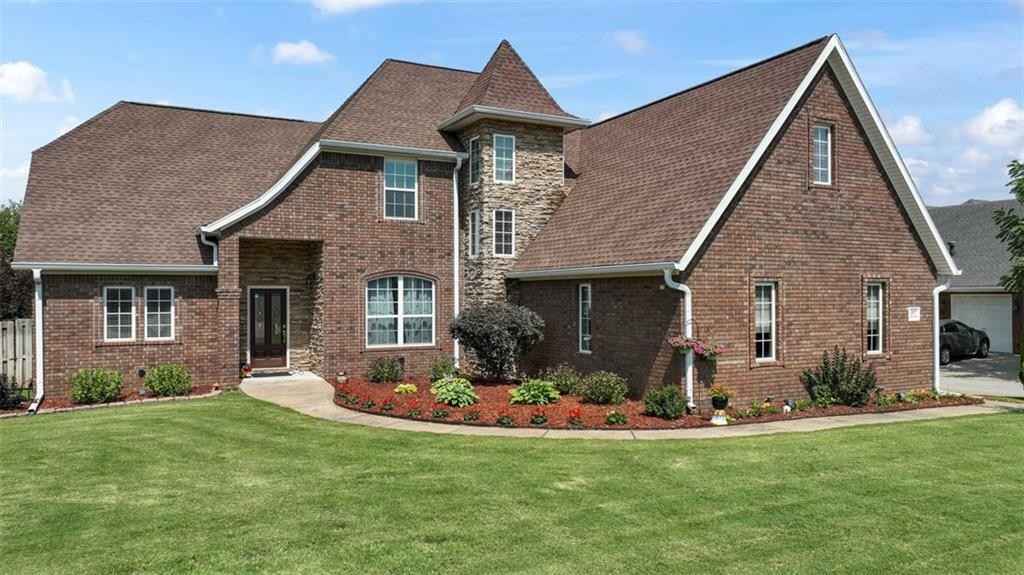 207 NW Yukon Trl  